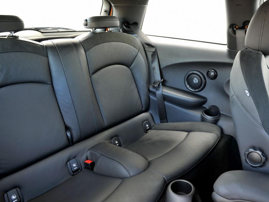 Mini Cooper S 2014 года  (US) (фото 18 из 25)